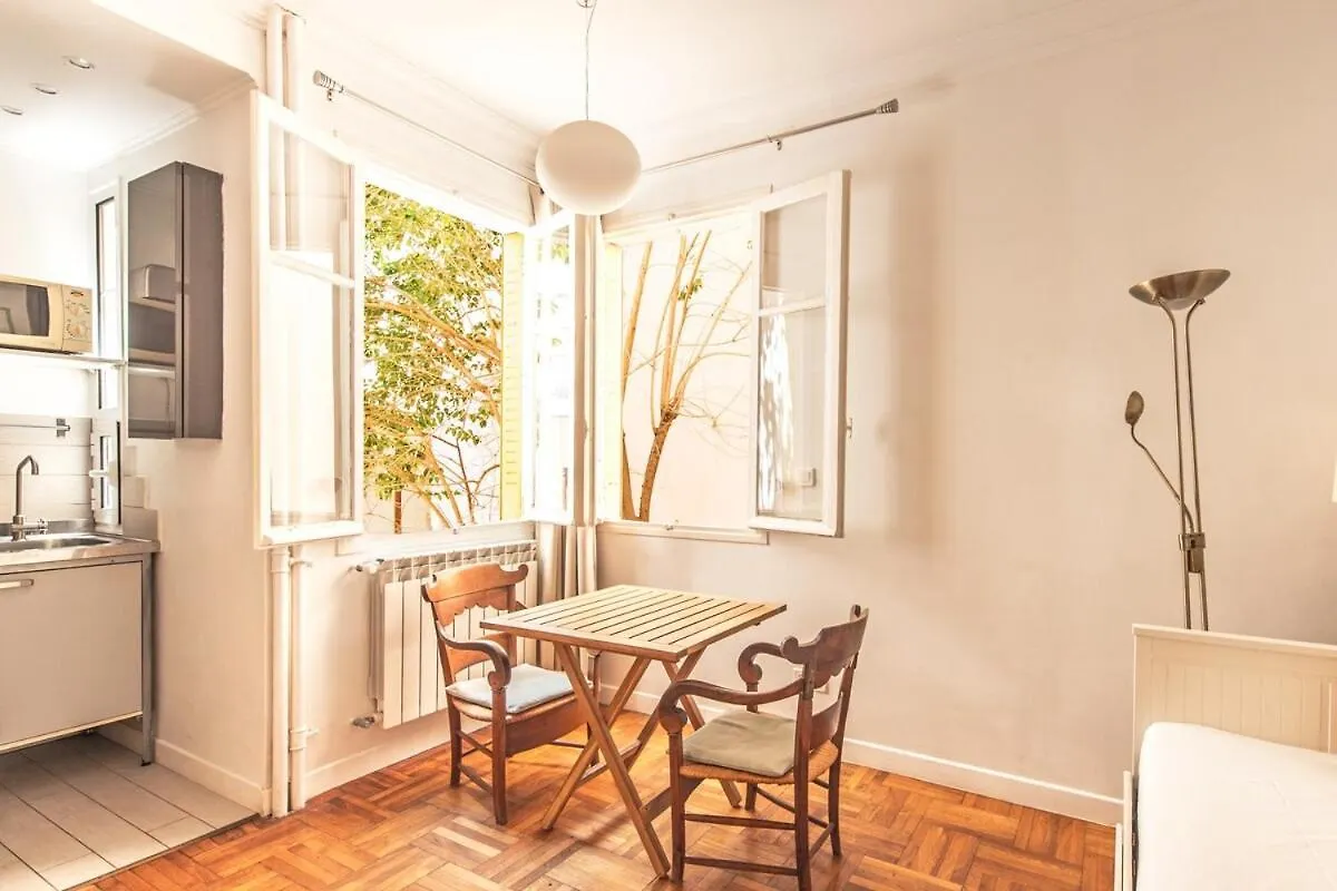 Daire Fiora- Cosy Studio, 2 Min Des Plages - Promenade Des Anglais Nice