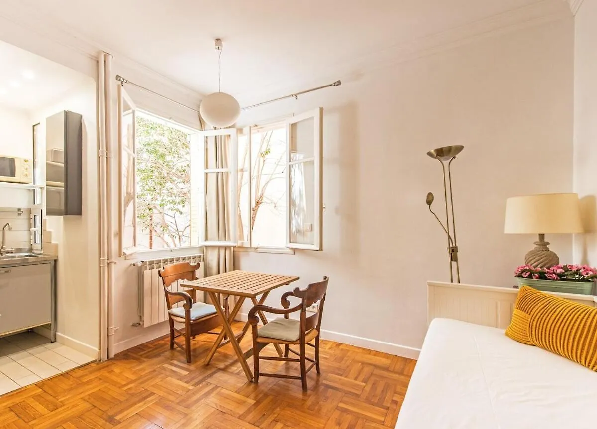 Apartment Fiora- Cosy Studio, 2 Min Des Plages - Promenade Des Anglais Nice